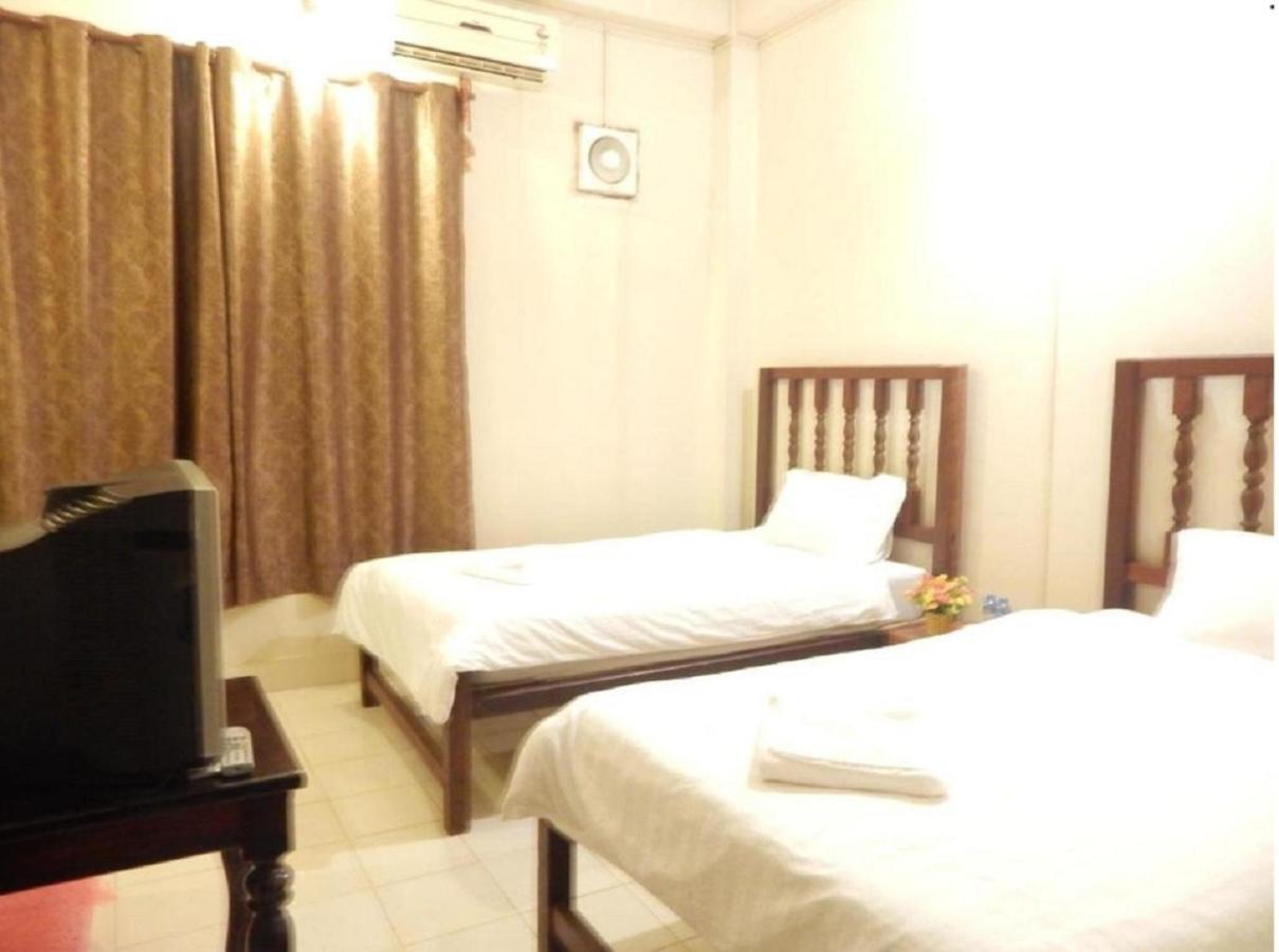 Vang Vieng Camellia Hotel Екстериор снимка